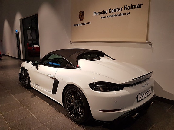 Porsche 718 Spyder RS 15 of 16