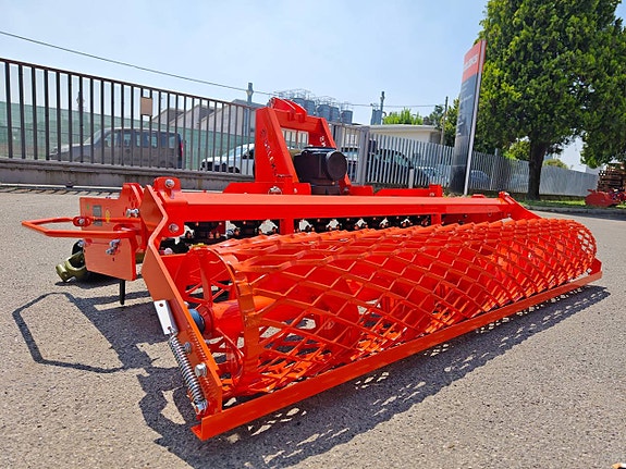 Rotorharv DELEKS® KR 160R – För traktorer 30–70 hk 2 of 12