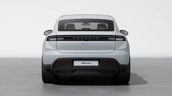 Porsche Macan 4 6 of 8