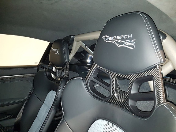 Porsche 718 Cayman GT4 RS 7 of 9