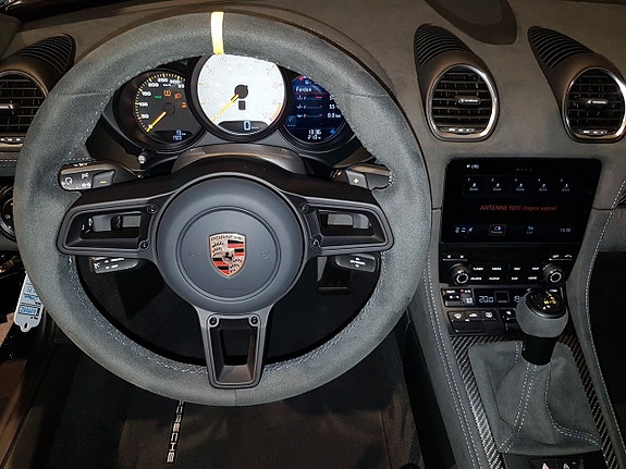 Porsche 718 Cayman GT4 RS 9 of 9