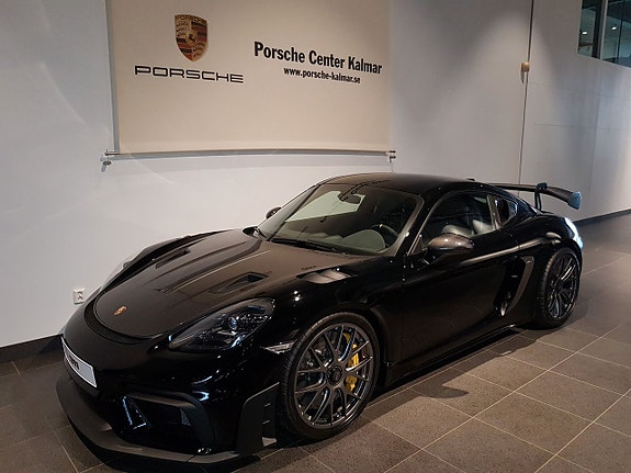 Porsche 718 Cayman GT4 RS 2 of 5