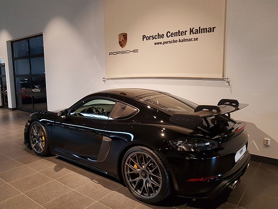 Porsche 718 Cayman GT4 RS 4 of 5
