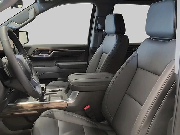 Chevrolet Silverado 1500 10 of 24