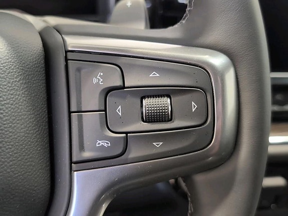 Chevrolet Silverado 1500 16 of 24