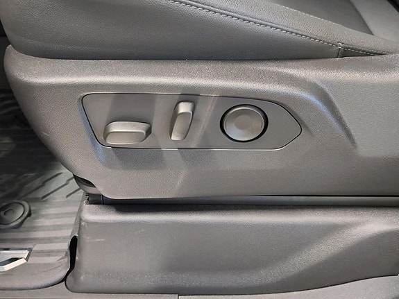 Chevrolet Silverado 1500 19 of 24