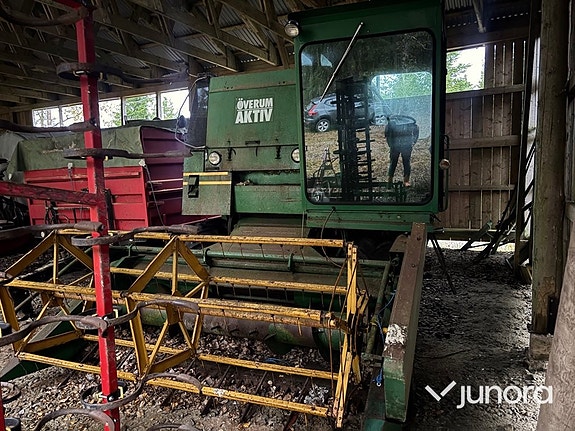 Skördetröska - Överum Aktiv 1130