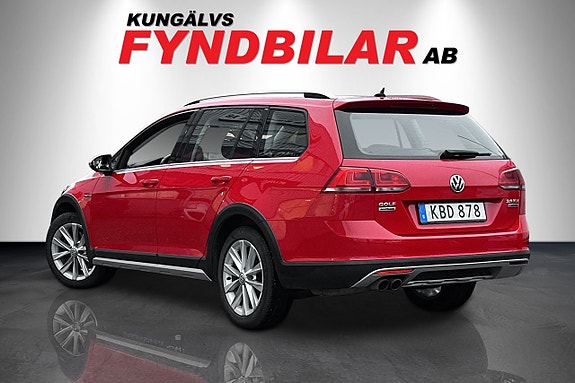 Volkswagen Golf Alltrack 2 of 7