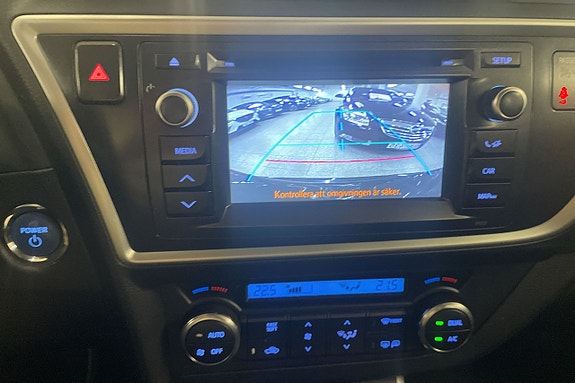 Toyota Auris 12 of 17