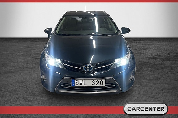 Toyota Auris 2 of 17