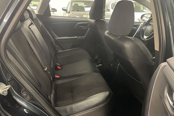 Toyota Auris 17 of 17