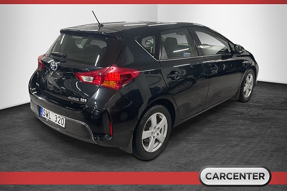 Toyota Auris 5 of 17