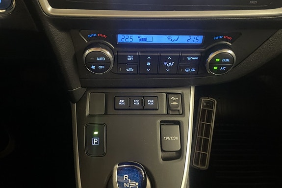 Toyota Auris 13 of 17