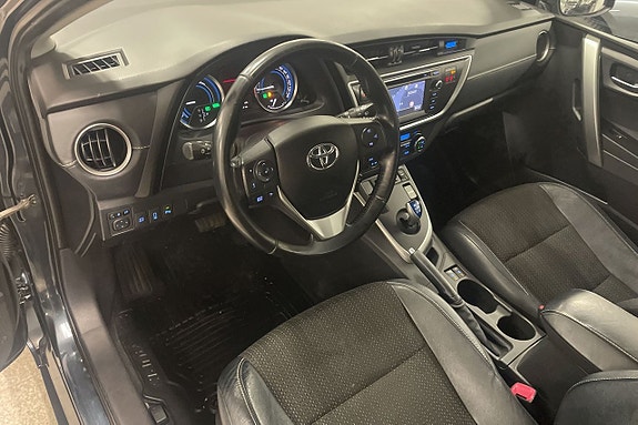 Toyota Auris 7 of 17