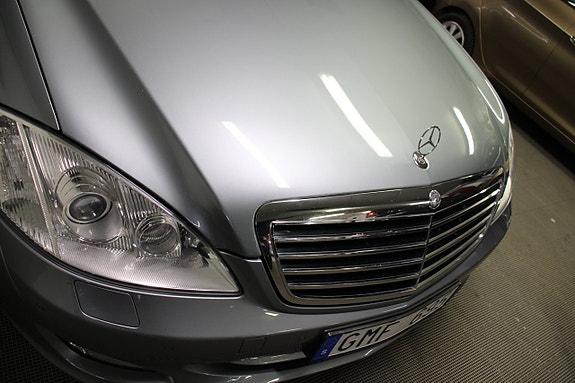 Mercedes-Benz S500 4 of 30