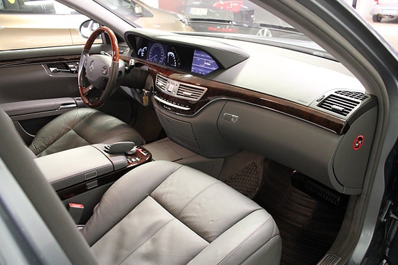 Mercedes-Benz S500 19 of 30