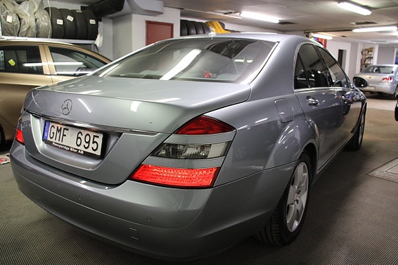 Mercedes-Benz S500 25 of 30