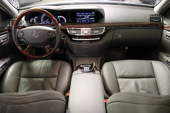Mercedes-Benz S500 7 of 30