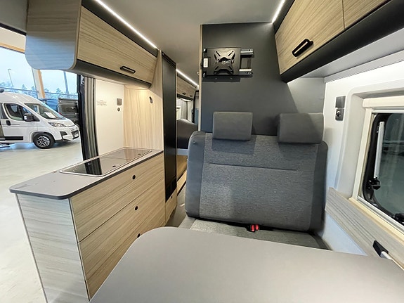 Sun Living V 65 GX / Dieselvärme / Höj & Sänkbarsäng / Automat / B-körkort/ 12 of 28