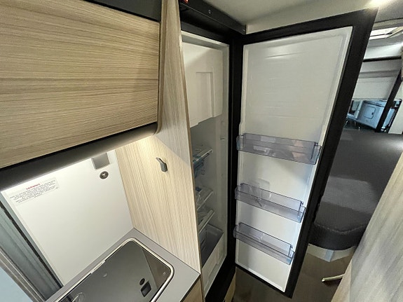 Sun Living V 65 GX / Dieselvärme / Höj & Sänkbarsäng / Automat / B-körkort/ 15 of 28