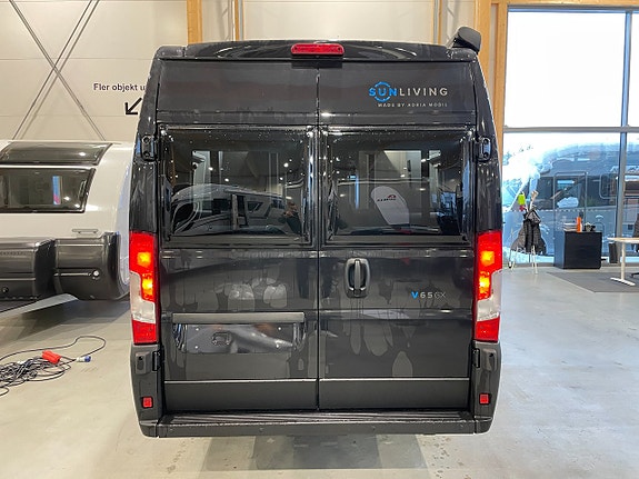 Sun Living V 65 GX / Dieselvärme / Höj & Sänkbarsäng / Automat / B-körkort/ 3 of 28