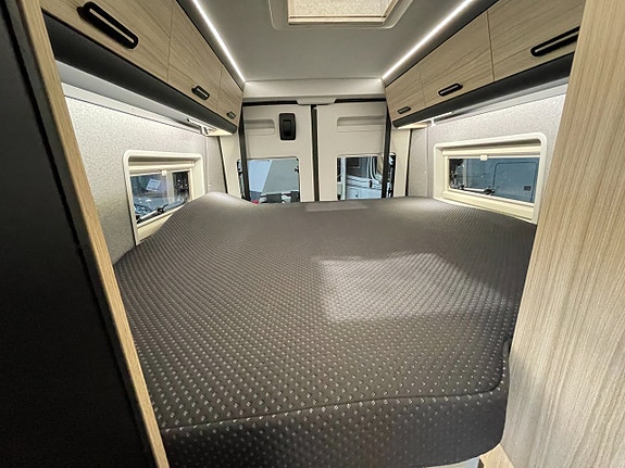 Sun Living V 65 GX / Dieselvärme / Höj & Sänkbarsäng / Automat / B-körkort/ 14 of 28
