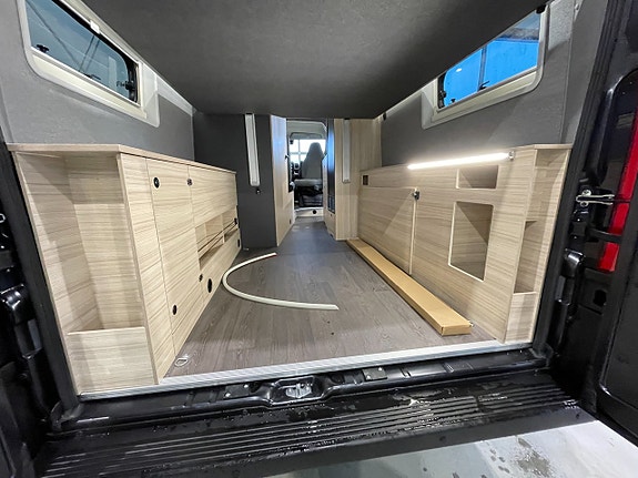 Sun Living V 65 GX / Dieselvärme / Höj & Sänkbarsäng / Automat / B-körkort/ 7 of 28