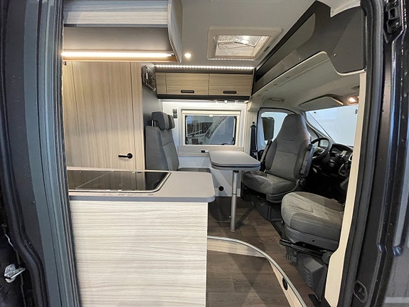 Sun Living V 65 GX / Dieselvärme / Höj & Sänkbarsäng / Automat / B-körkort/ 8 of 28