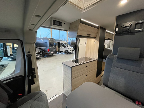 Sun Living V 65 GX / Dieselvärme / Höj & Sänkbarsäng / Automat / B-körkort/ 13 of 28