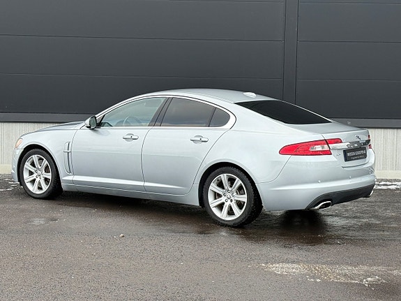 Jaguar XF 8 of 20