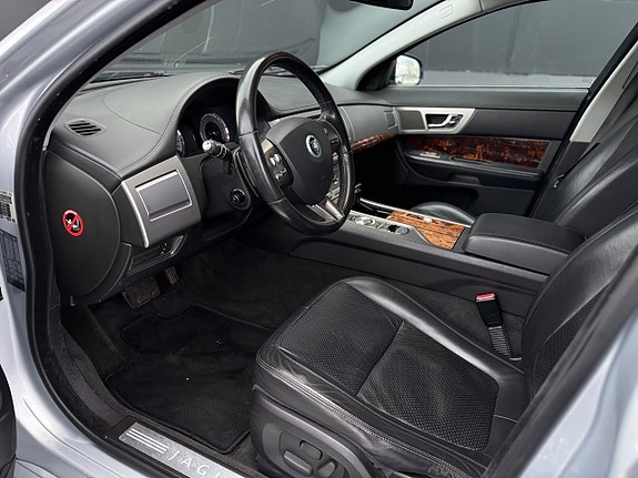 Jaguar XF 10 of 20