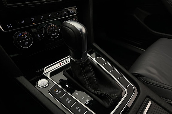 Volkswagen Passat 19 of 28