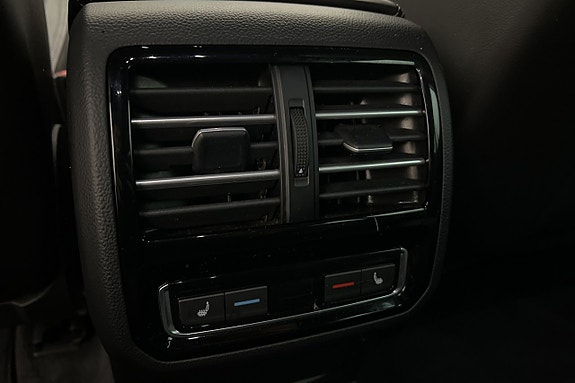 Volkswagen Passat 25 of 28