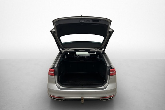 Volkswagen Passat 26 of 28