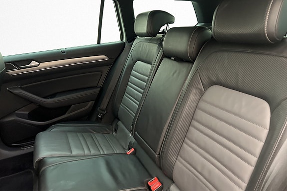 Volkswagen Passat 24 of 28
