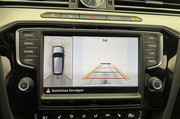 Volkswagen Passat 15 of 28