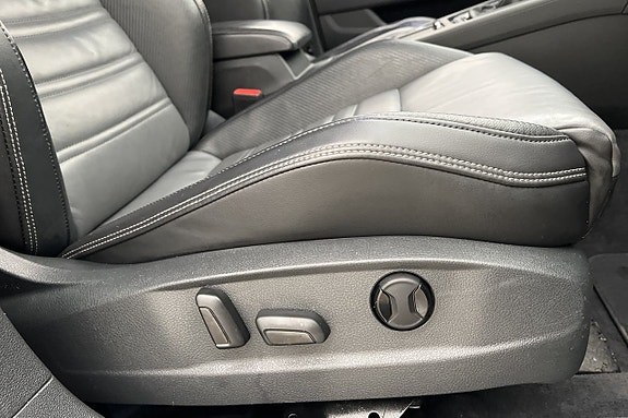 Volkswagen Passat 22 of 28