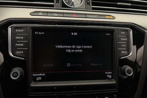 Volkswagen Passat 17 of 28