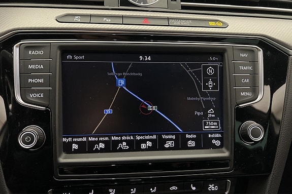 Volkswagen Passat 16 of 28