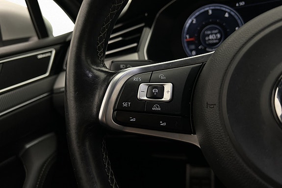 Volkswagen Passat 13 of 28