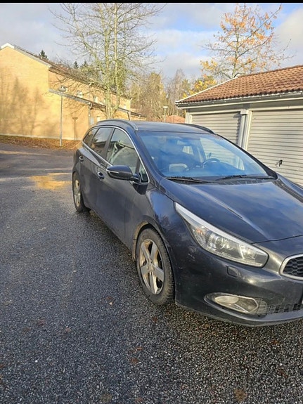 Kia Ceed 2 of 8