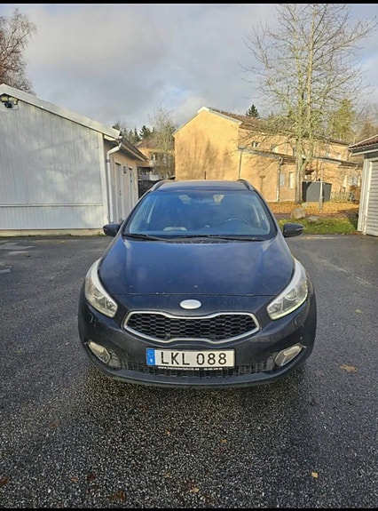 Kia Ceed 3 of 8
