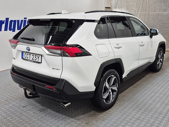 Toyota RAV4 4 of 11