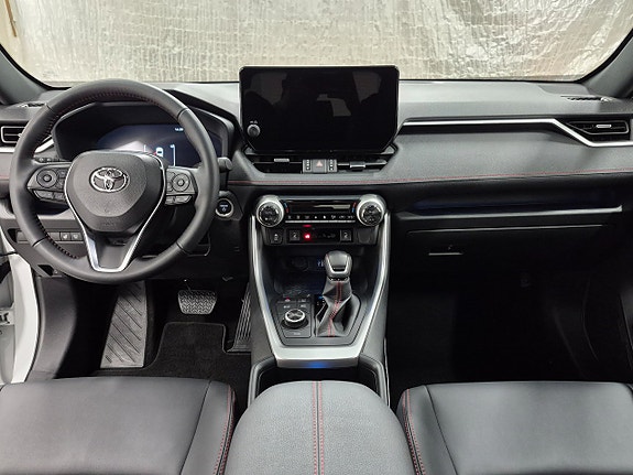 Toyota RAV4 6 of 11