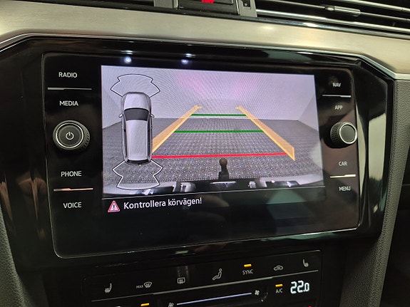 Volkswagen Passat Alltrack 8 of 11