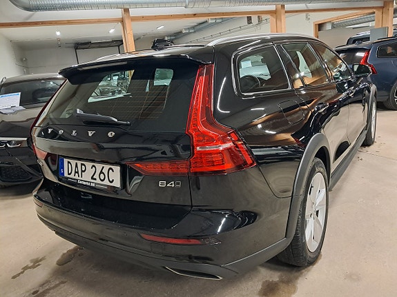 Volvo V60 Cross Country 5 of 5