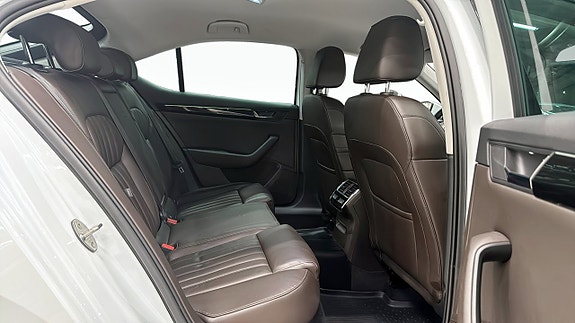 Skoda Superb 5 of 18