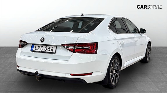 Skoda Superb 2 of 18