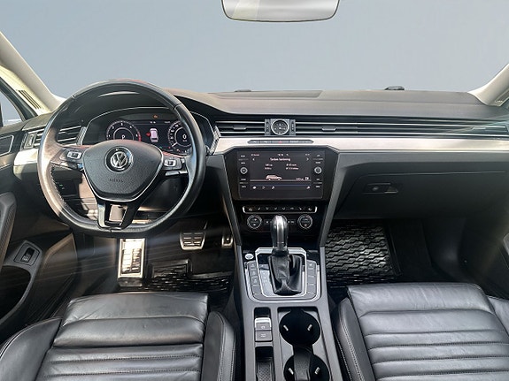 Volkswagen Passat Alltrack 8 of 21