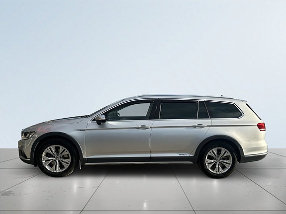 Volkswagen Passat Alltrack 4 of 21